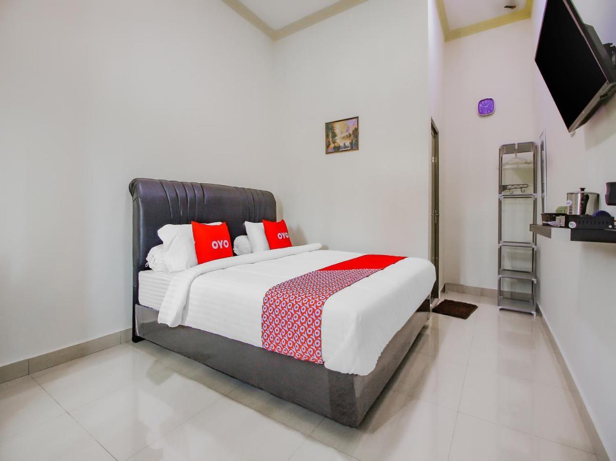 Oyo 90063 Silver Homestay Syariah Perabumulih Εξωτερικό φωτογραφία