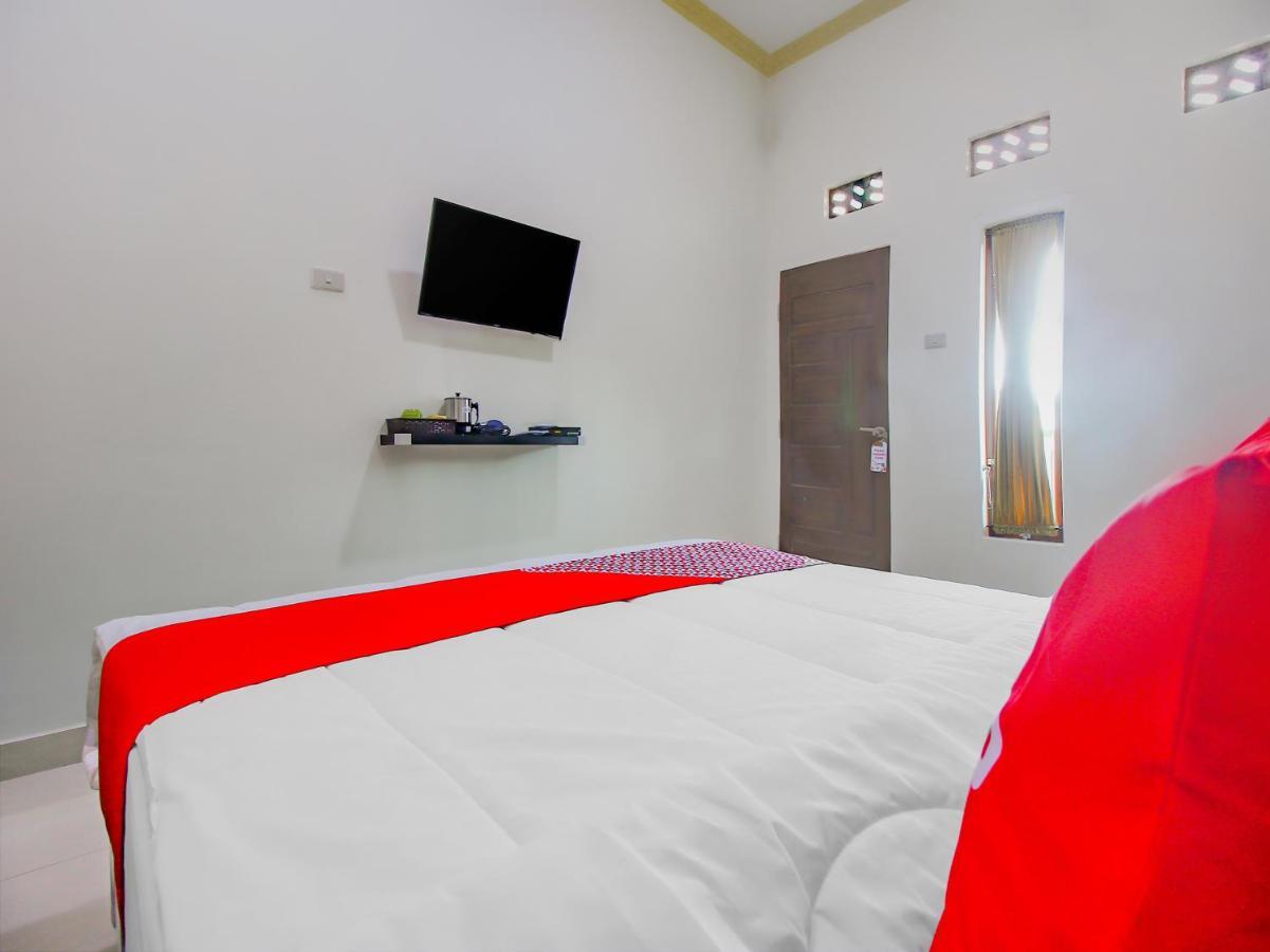 Oyo 90063 Silver Homestay Syariah Perabumulih Εξωτερικό φωτογραφία