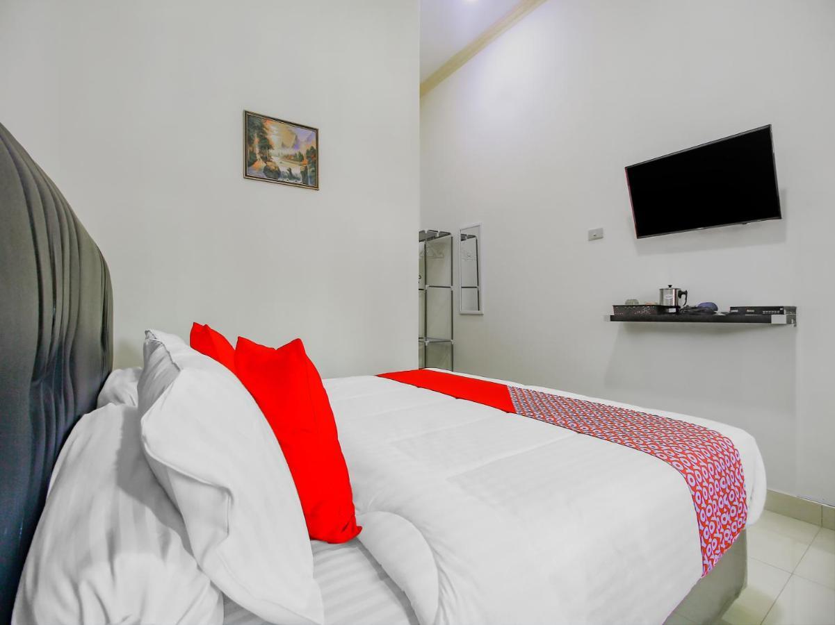 Oyo 90063 Silver Homestay Syariah Perabumulih Εξωτερικό φωτογραφία