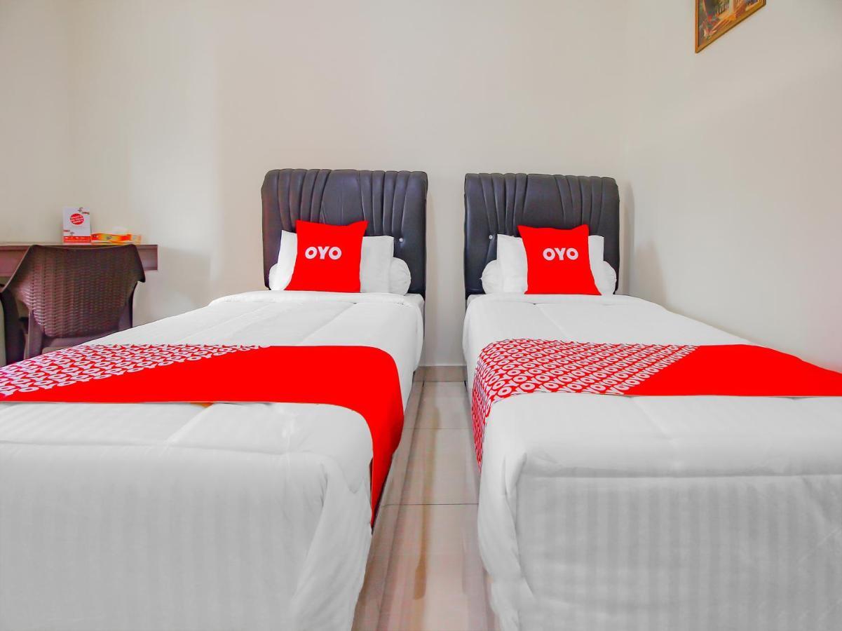 Oyo 90063 Silver Homestay Syariah Perabumulih Εξωτερικό φωτογραφία