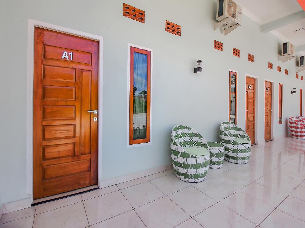 Oyo 90063 Silver Homestay Syariah Perabumulih Εξωτερικό φωτογραφία