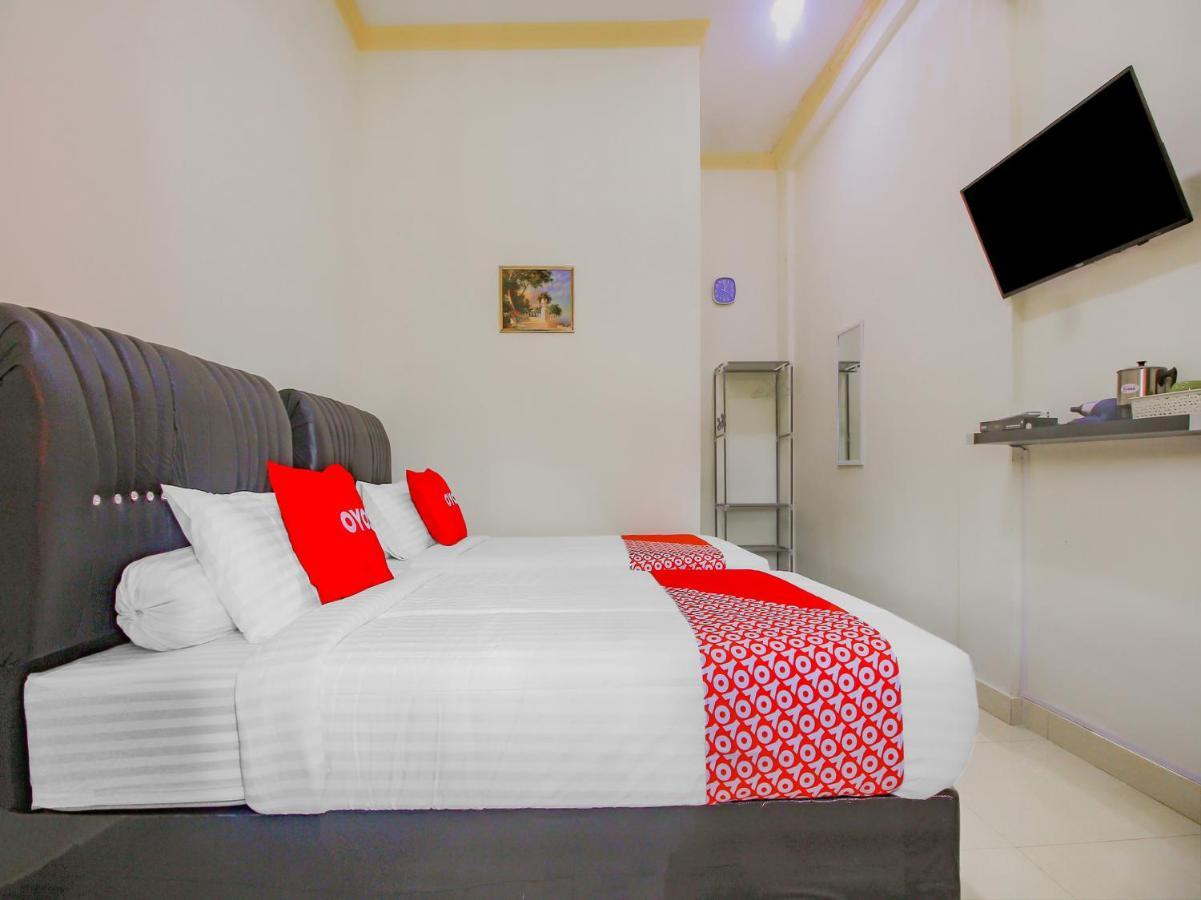 Oyo 90063 Silver Homestay Syariah Perabumulih Εξωτερικό φωτογραφία